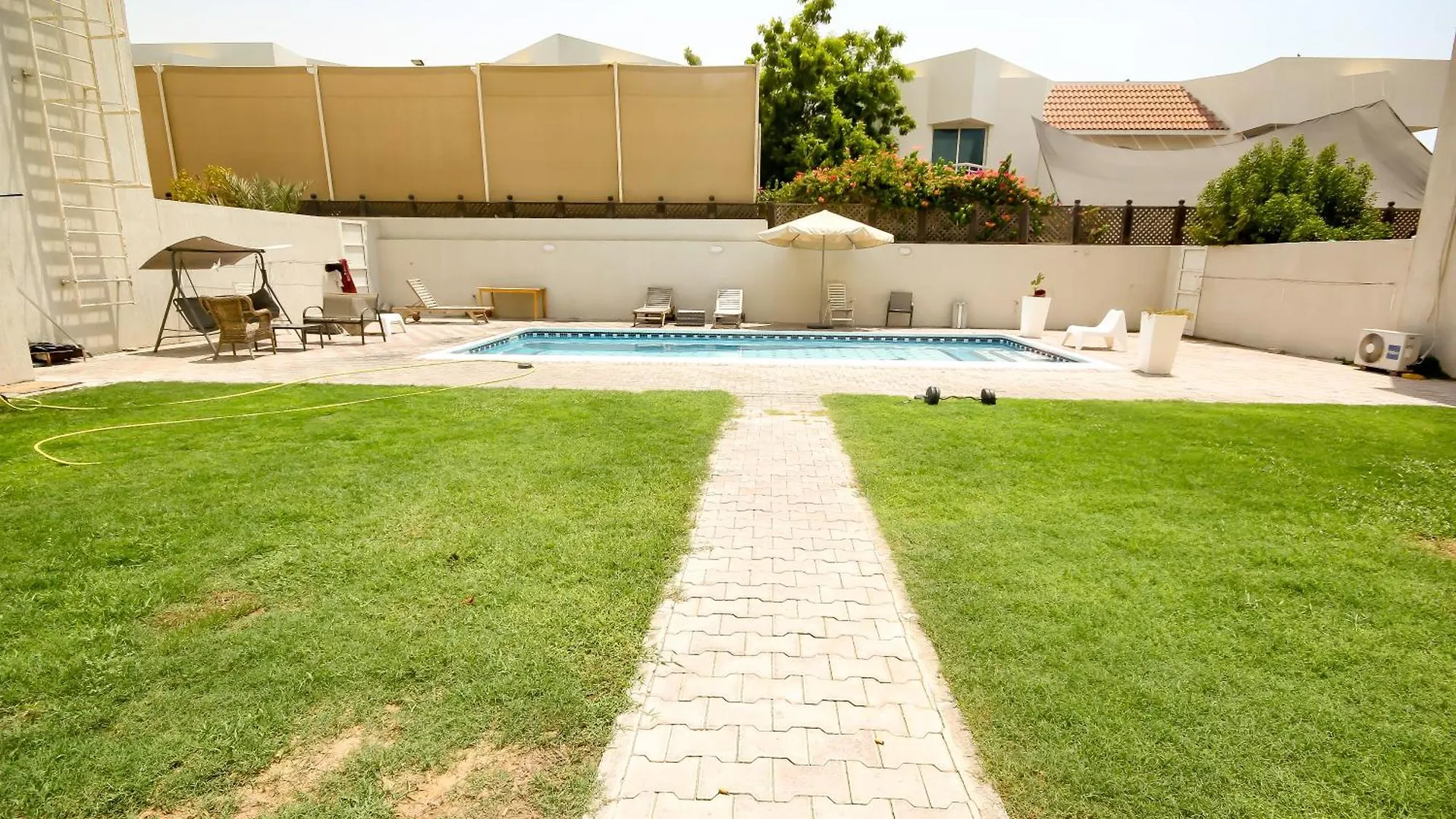 בית הארחה דובאי Comfortable Private Rooms In Compound Housing