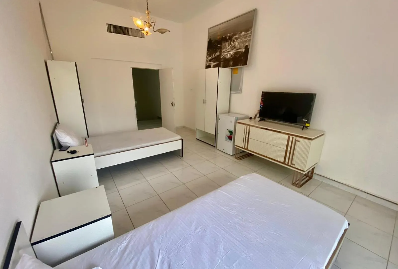 דובאי Comfortable Private Rooms In Compound Housing בית הארחה