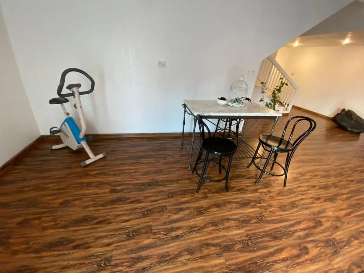 Guest house Comfortable Private Rooms In Compound Housing Dubai