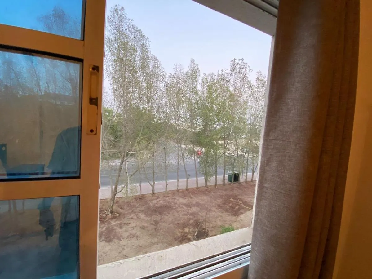 Comfortable Private Rooms In Compound Housing Dubai Guest house
