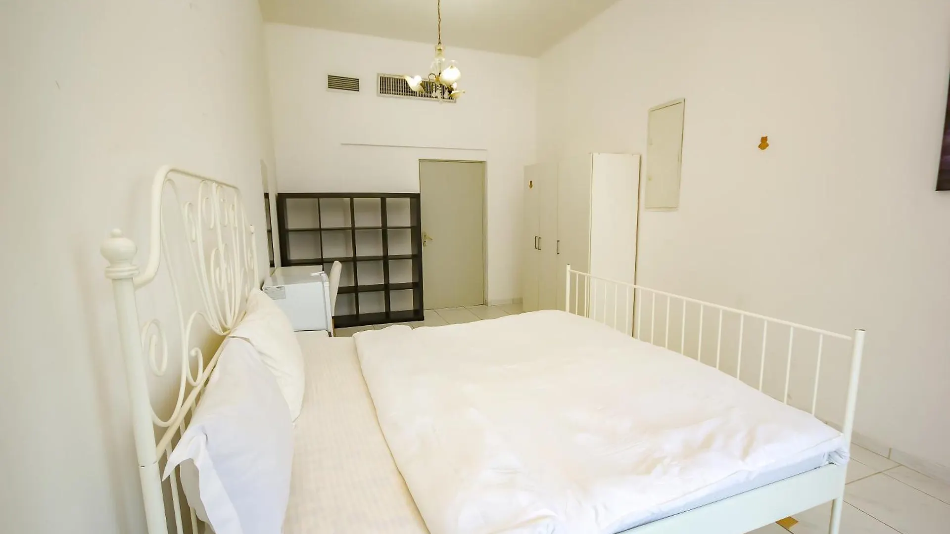 Guest house Comfortable Private Rooms In Compound Housing Dubai