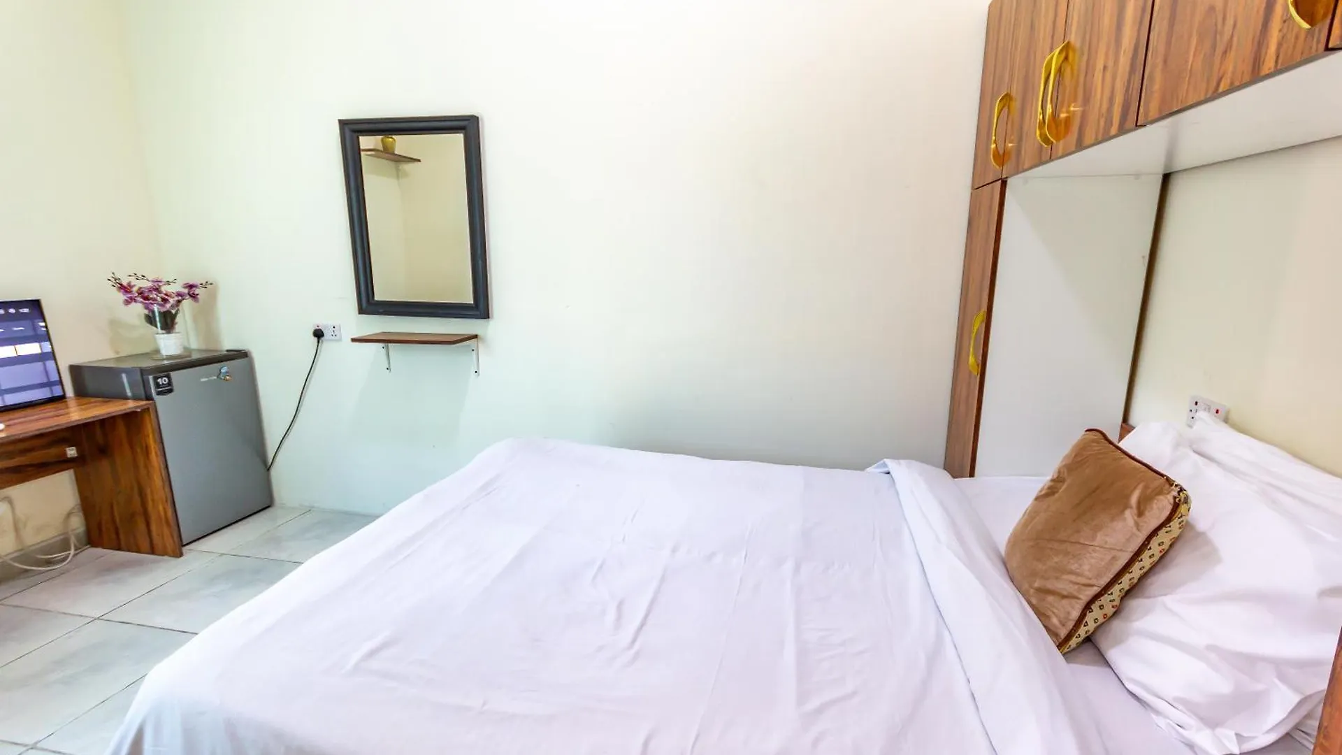 Comfortable Private Rooms In Compound Housing Dubai United Arab Emirates